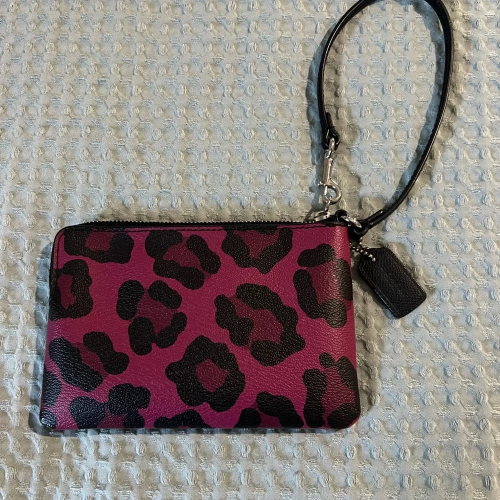 EUC Coach Fuchsia and Black Leopard Wristlet - Picture 4 of 5